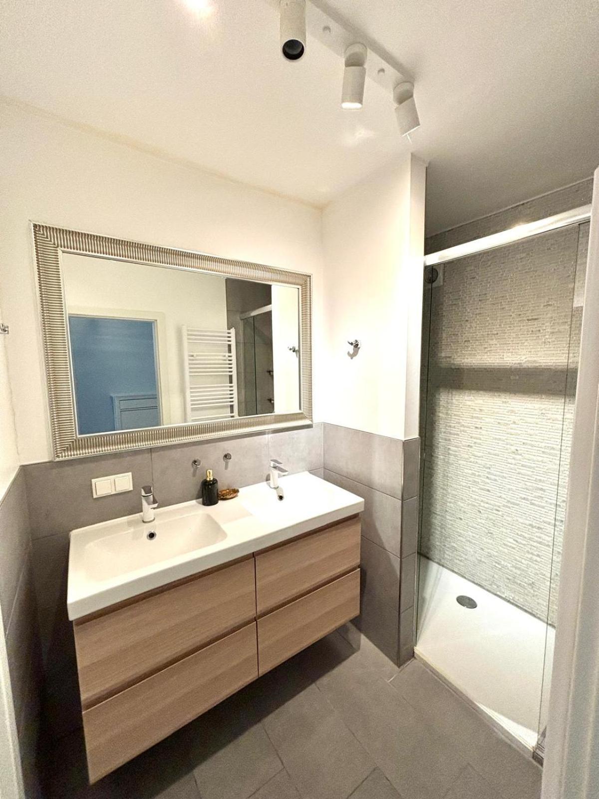Beautiful Two Bedroom Apartment In Luxembourg City Center Luaran gambar